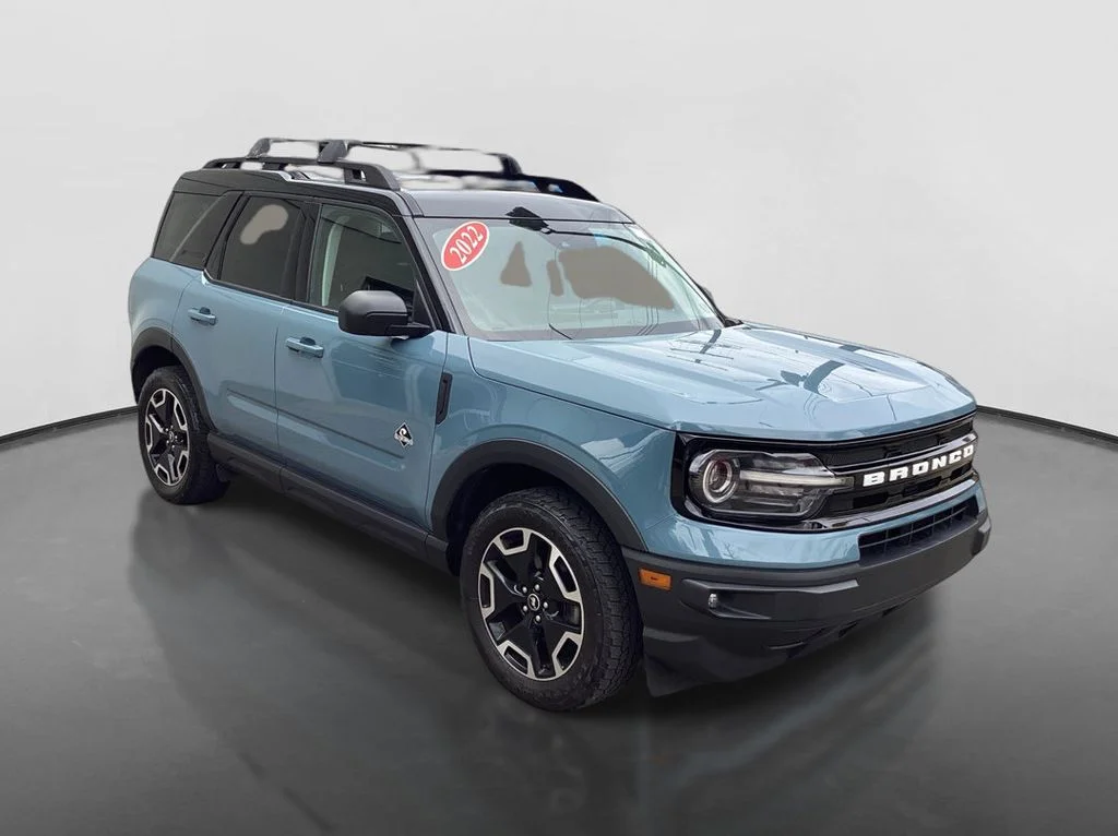 Used 2022  Ford Outer Banks image 3