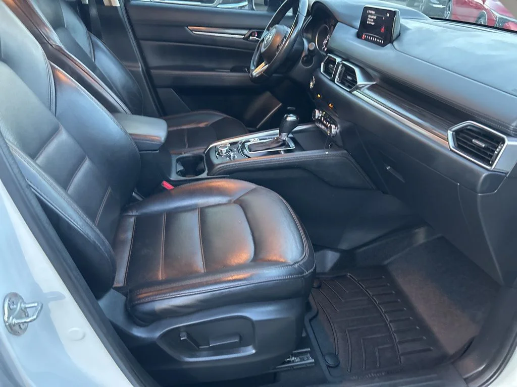 Used 2018 White Mazda Grand Touring image 28