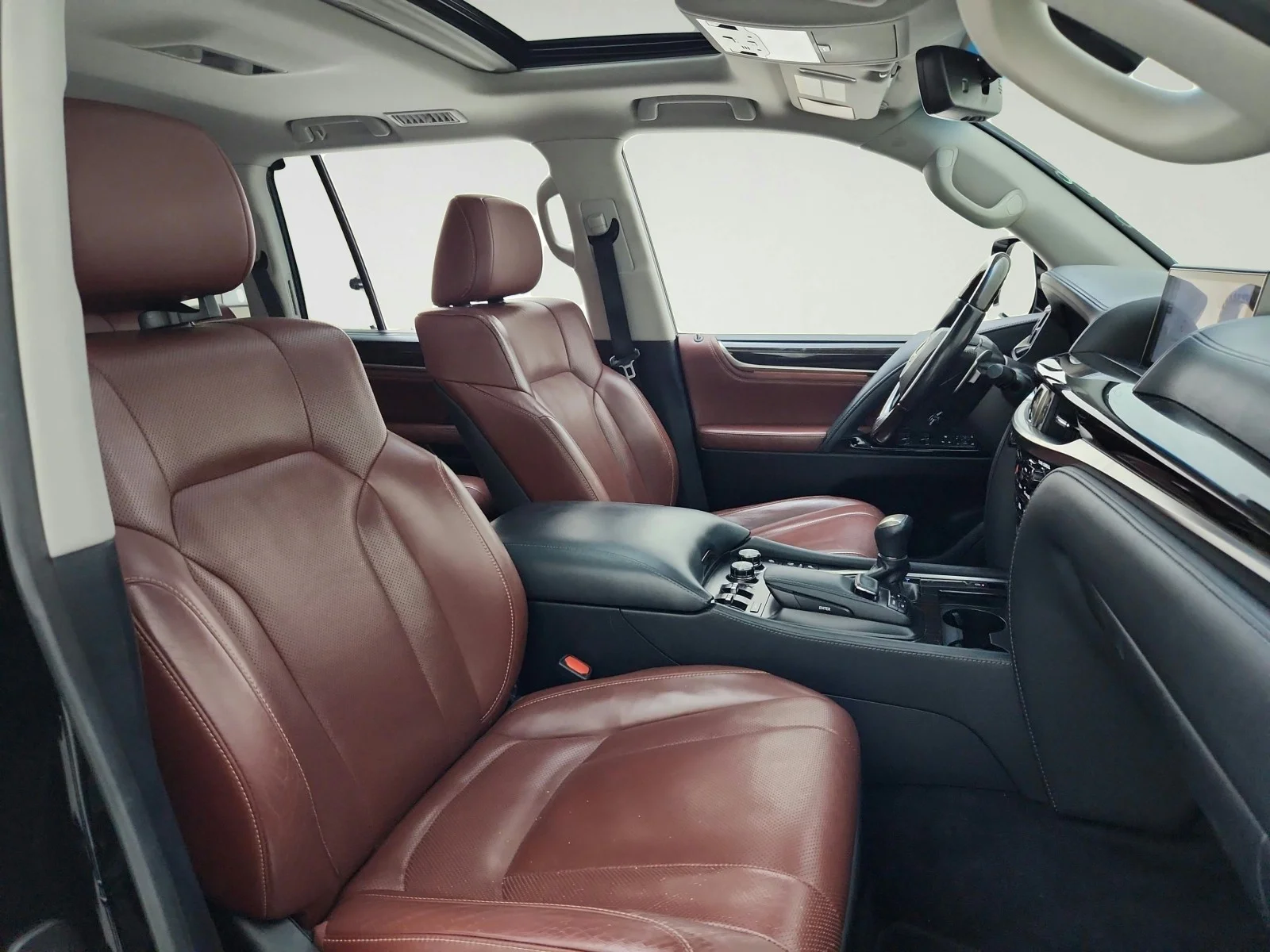 Used 2016 Black Onyx Lexus 5-DR SUV image 28