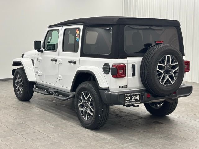 Used 2024 White Jeep Sahara image 4