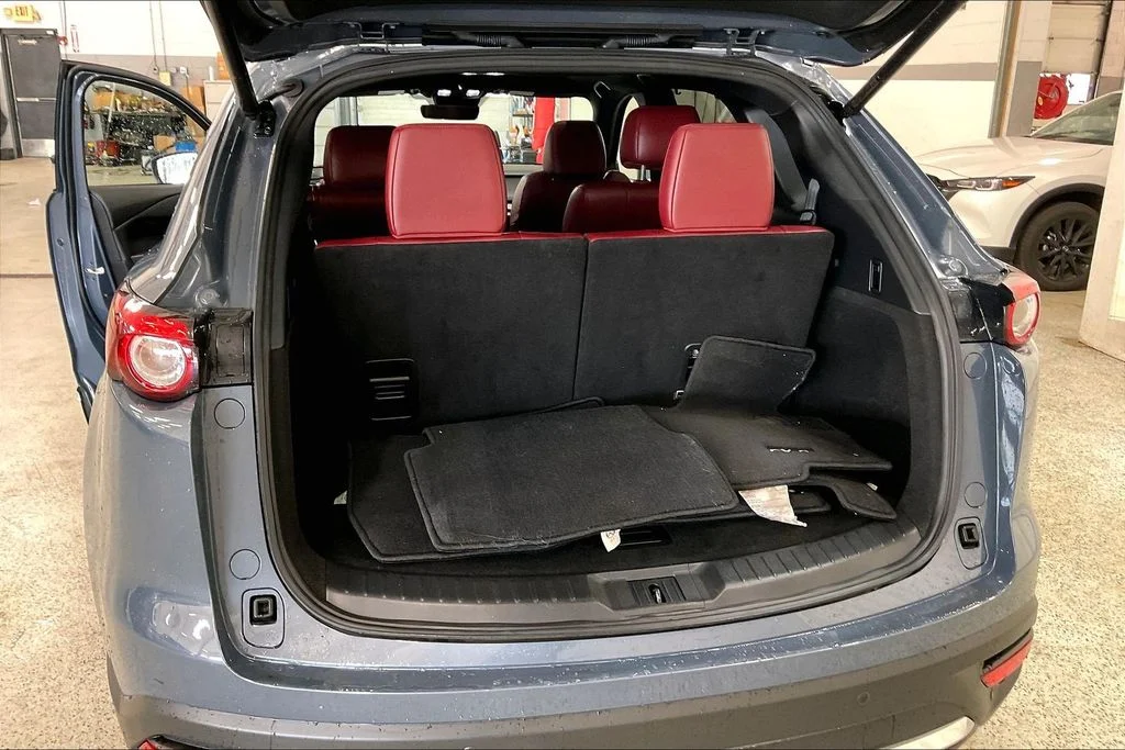 Used 2023 Gray Mazda Carbon Edition image 29