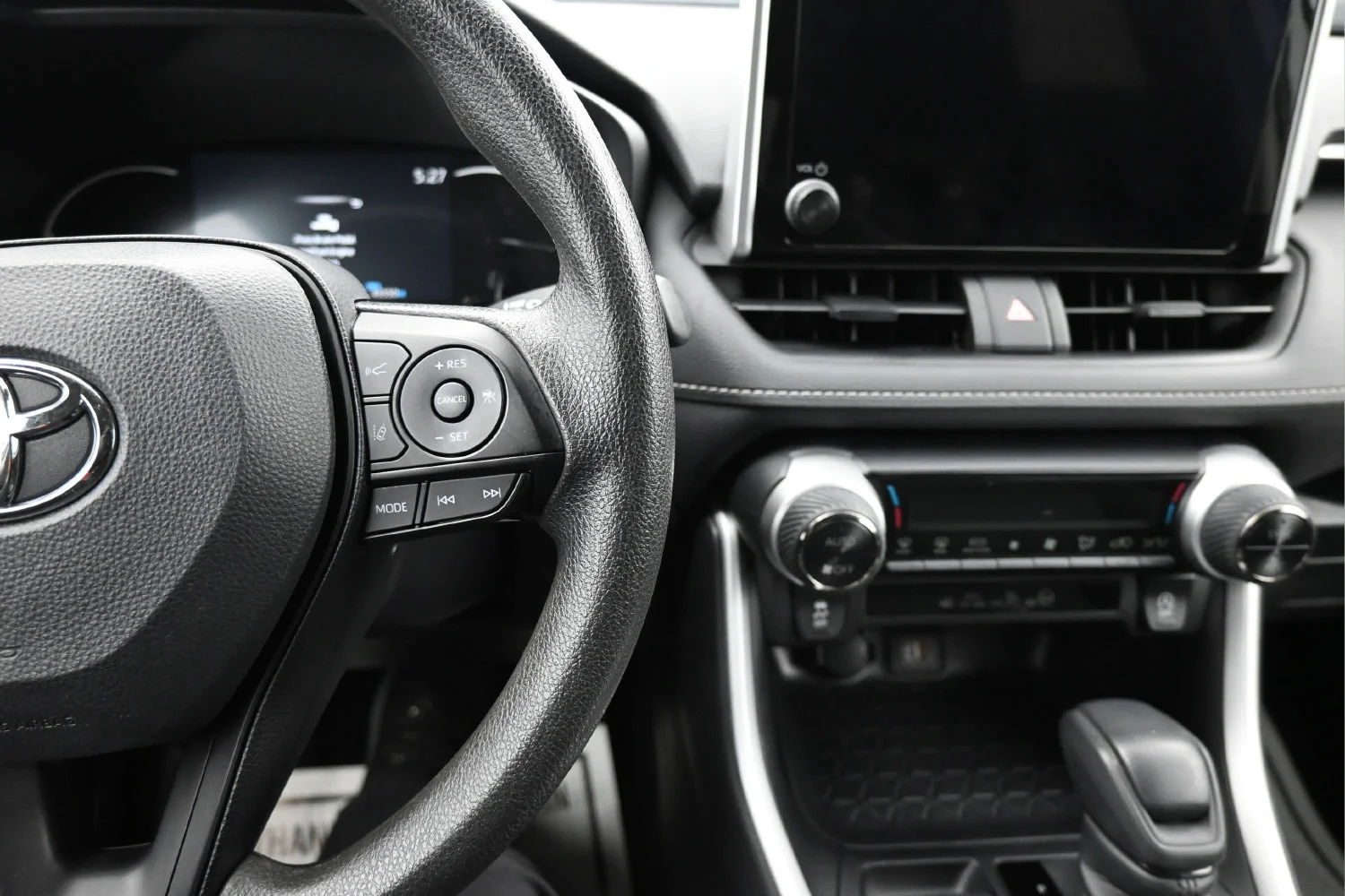 Used 2025 White Toyota XLE image 14