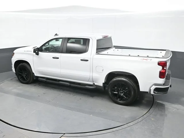Used 2024 White Chevrolet Custom image 11