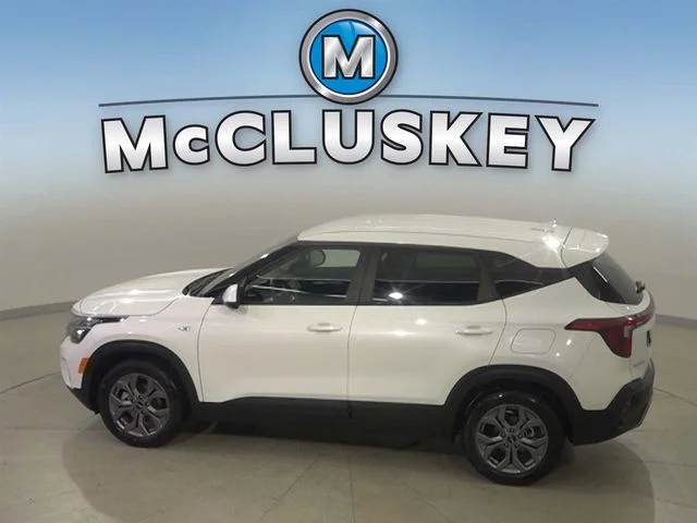 Used 2026 White Kia LX image 10
