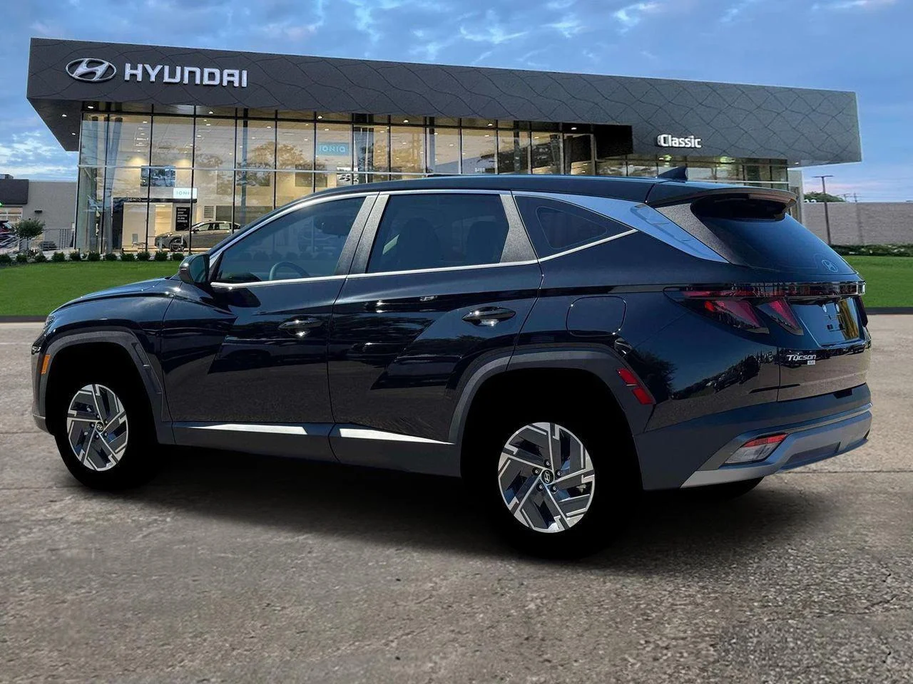 New 2026 Ash Black Hyundai Blue SE image 4