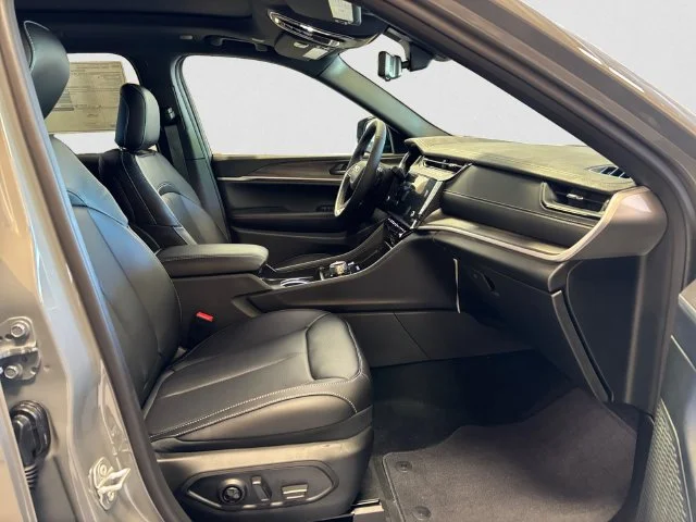 New 2027 Gray Jeep Limited image 15