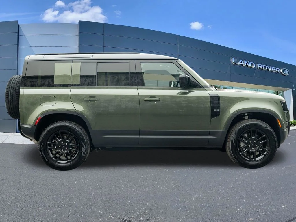 New 2026 Green Land Rover S image 8
