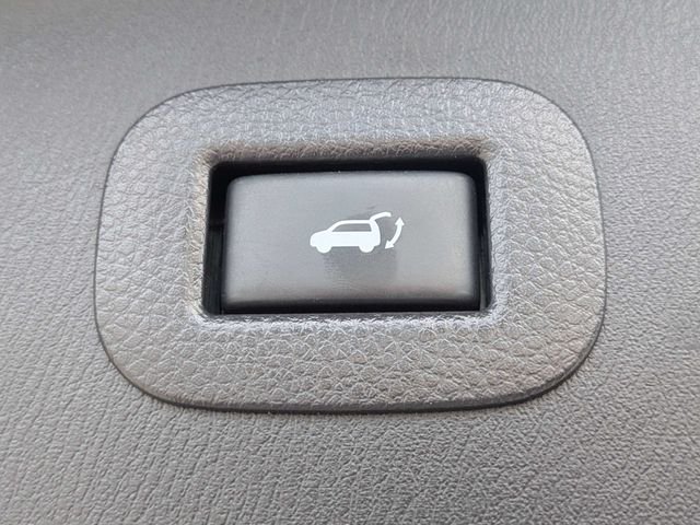 Used 2019 Black INFINITI LUXE image 13