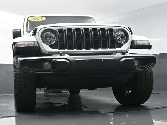 Used 2025 White Jeep Nighthawk image 32