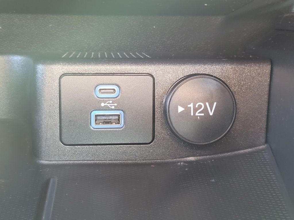 Used 2022 White Ford SEL image 21