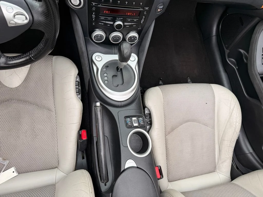 Used 2011 Magnetic Black Metallic Nissan Touring image 36