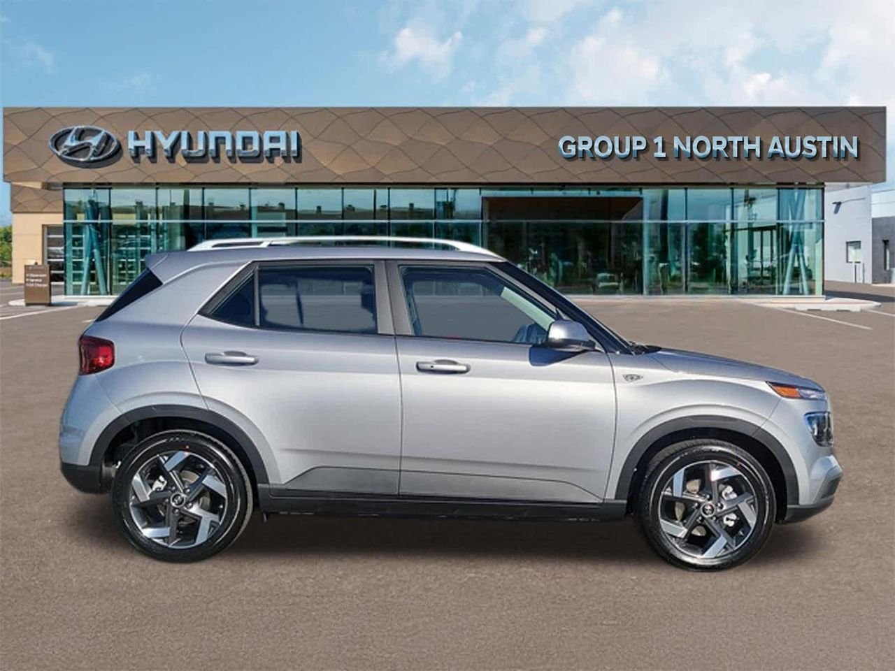 New 2026 Shimmering Silver Hyundai SEL image 4