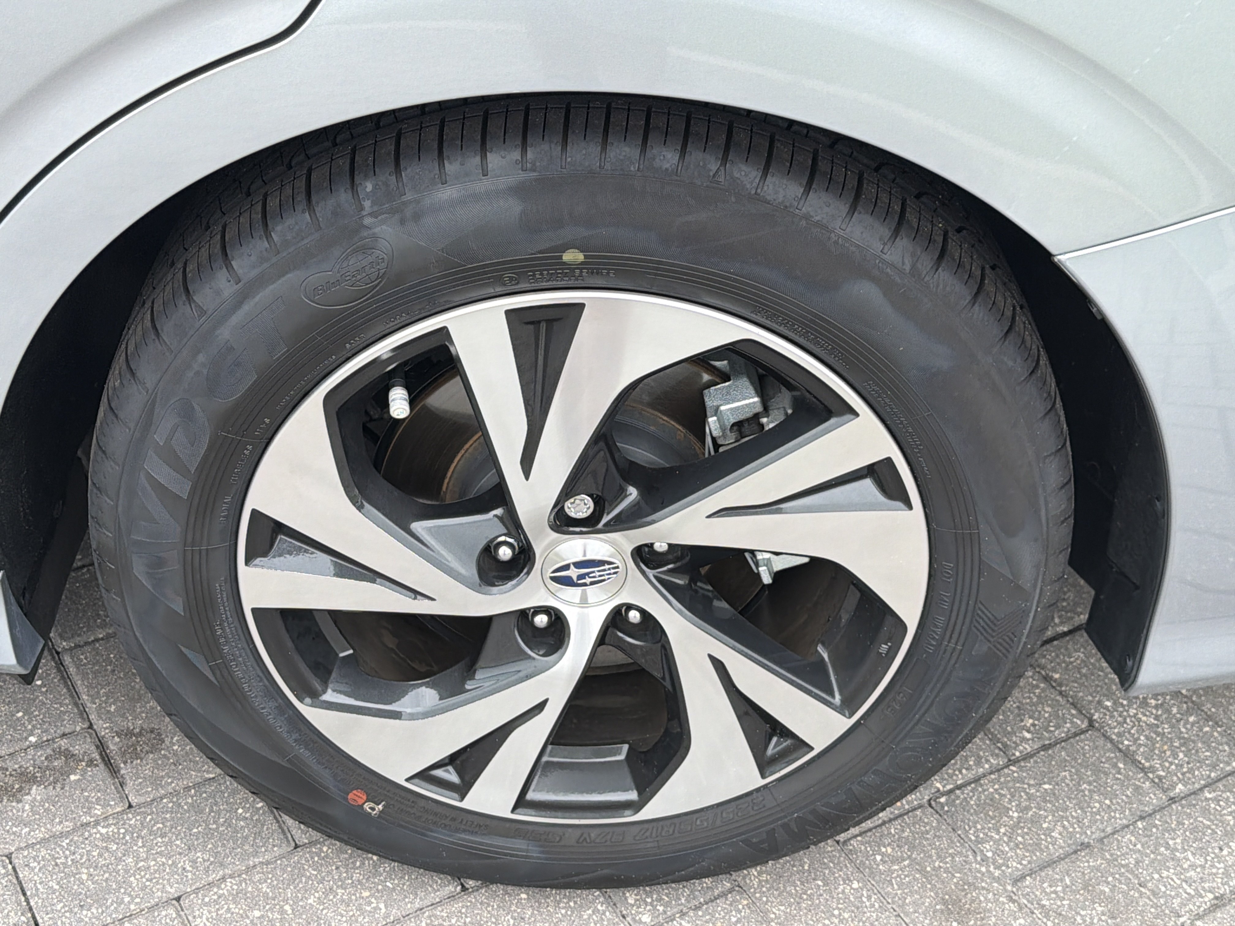 Certified Used 2025 Ice Silver Metallic Subaru Premium image 33