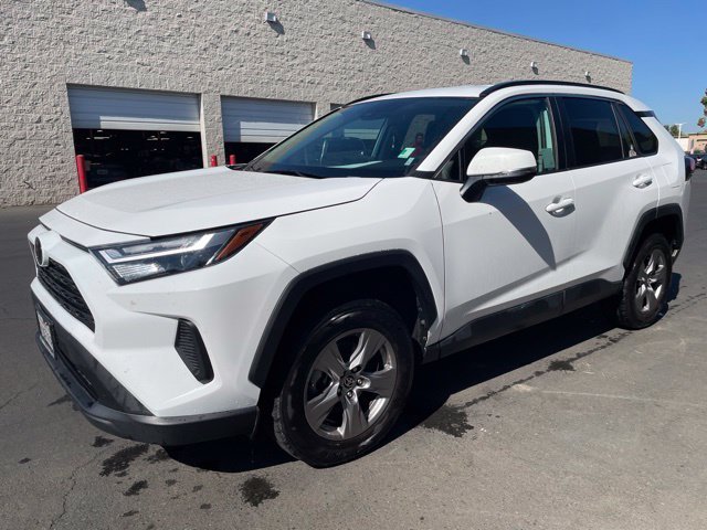 Used 2024 White Toyota XLE image 3