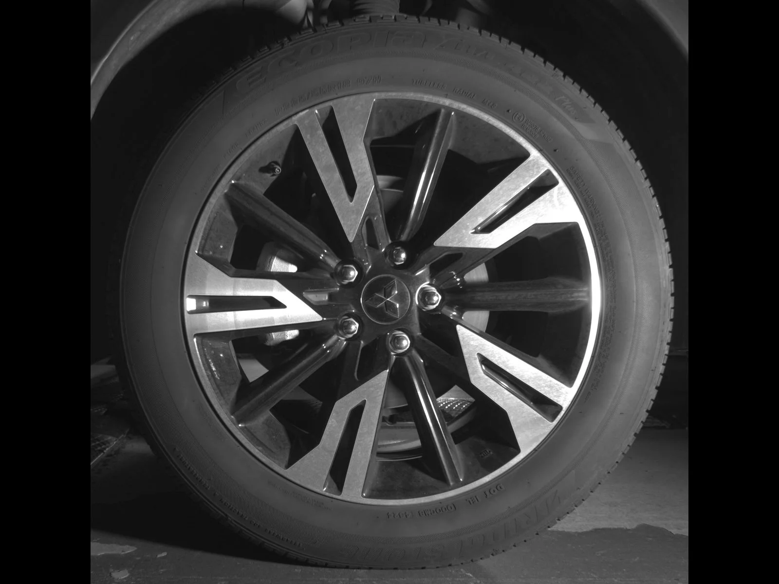 Used 2025 Alloy Silver Metallic Mitsubishi SE image 9