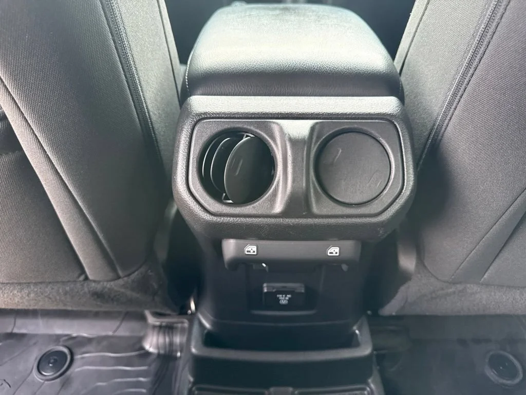 Used 2023 Black Jeep  image 11