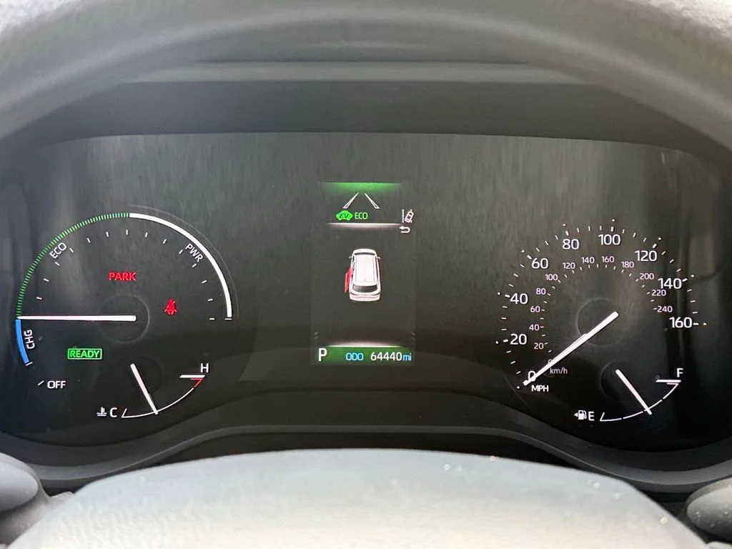 Used 2022  Toyota LE image 14
