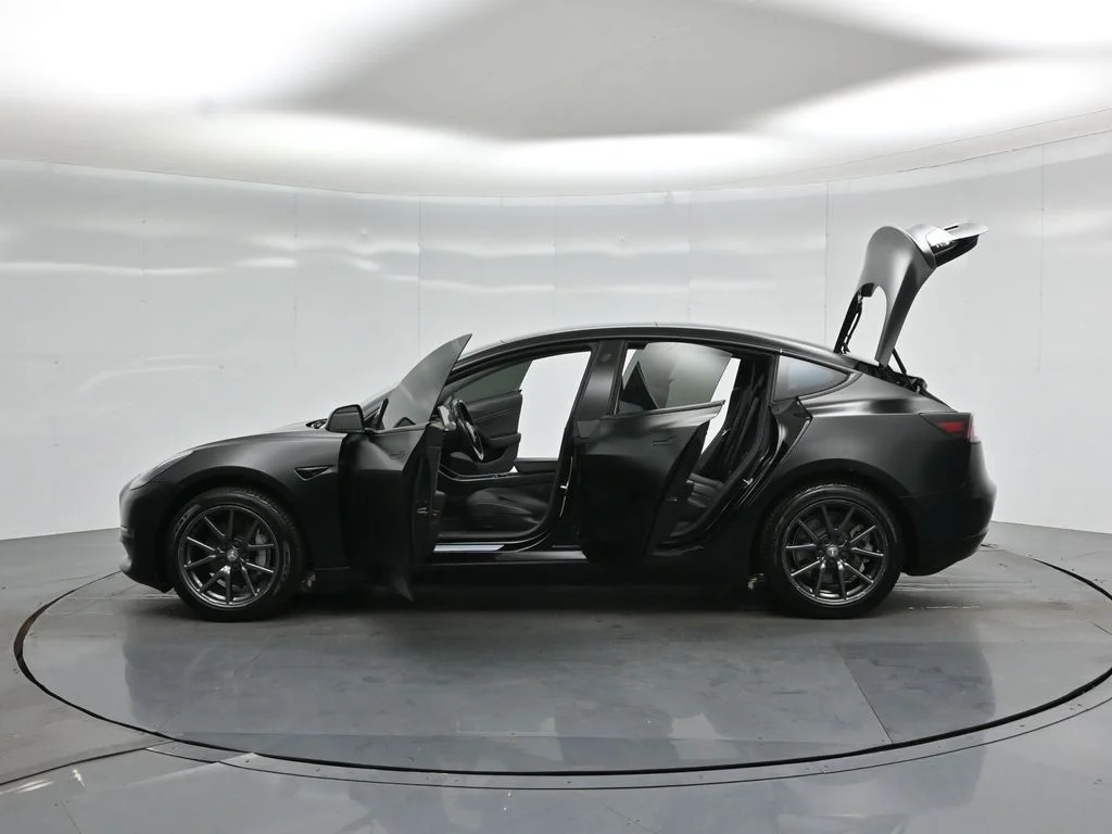 Used 2019 White Tesla Standard Range Plus image 27