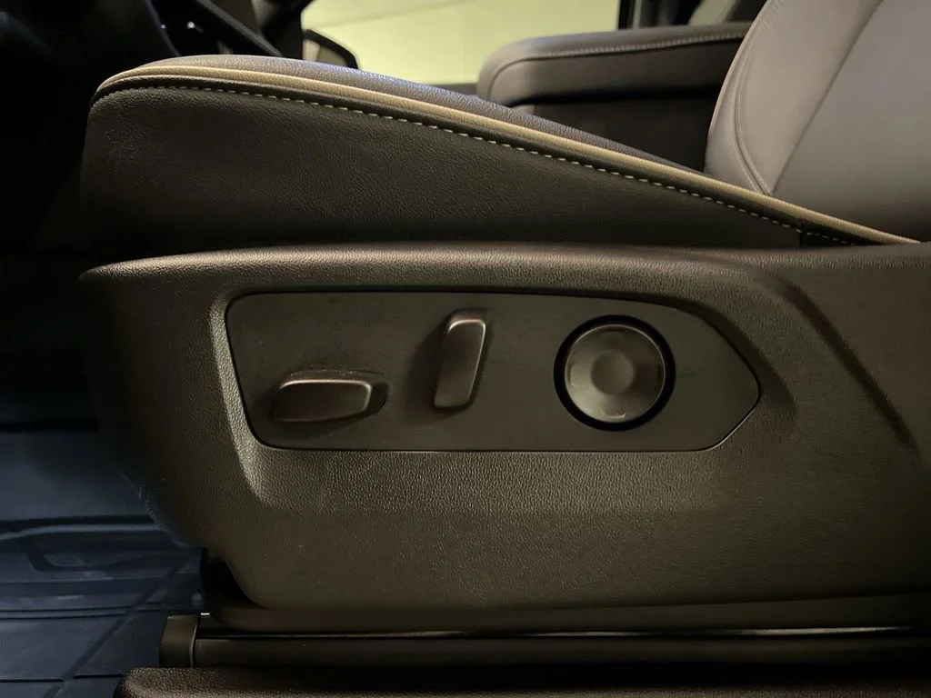 2026 Chevrolet Suburban Premier - Photo 12