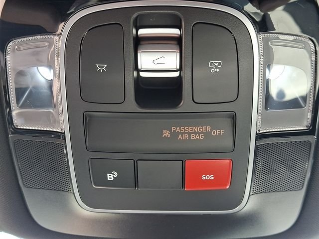 Certified Used 2025 White Hyundai Limited image 31