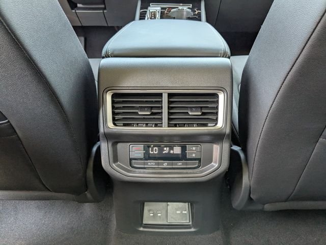 2026 Volkswagen Atlas SE w/Tech - Photo 15