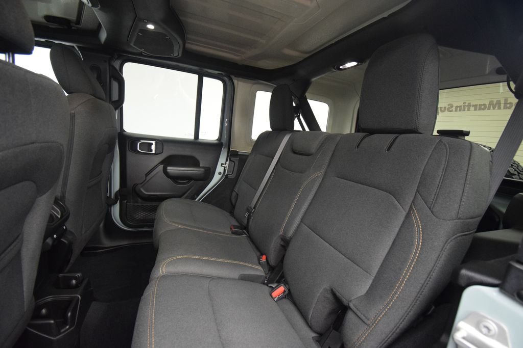 Used 2024 Earl Clearcoat Jeep Sport image 24