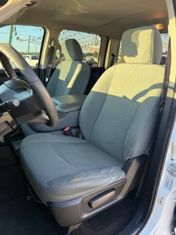 Used 2016 Bright White Clearcoat Ram Tradesman image 12