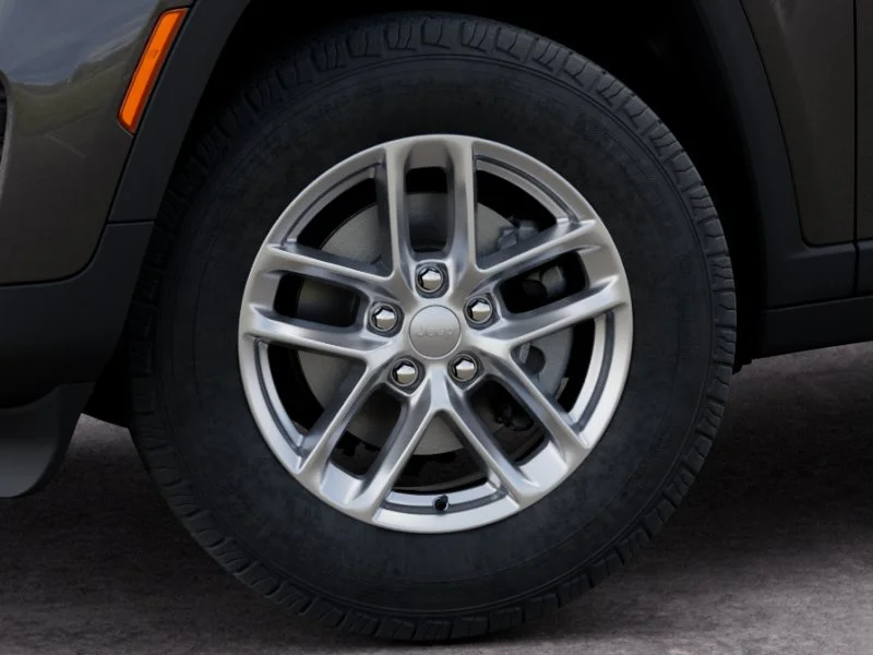 New 2026 Baltic Gray Metallic Clear-Coat Exterior Paint Jeep Laredo X image 37
