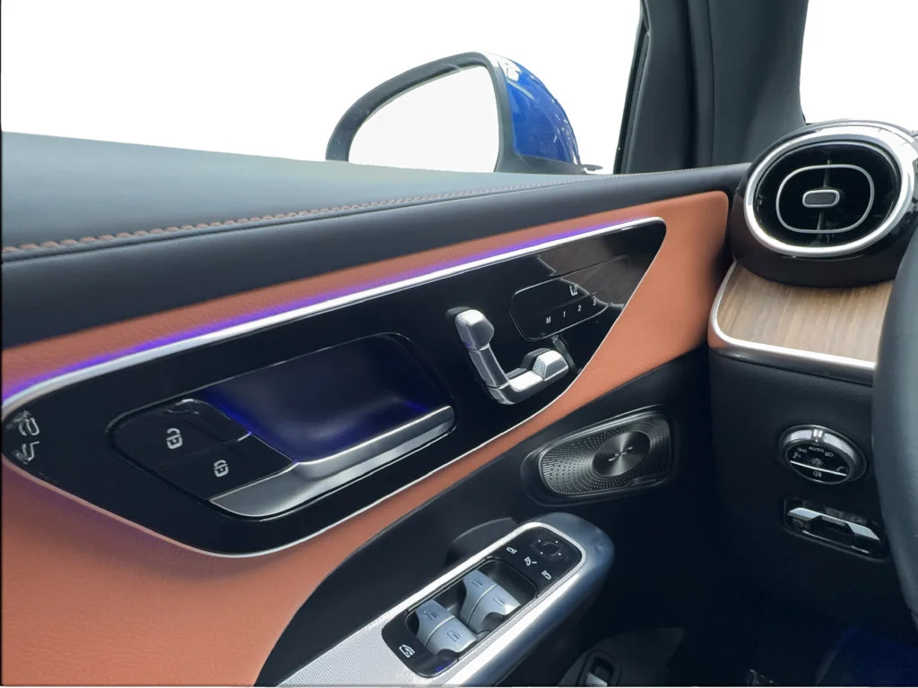 Used 2023 Blue Mercedes-Benz GLC 300 image 48