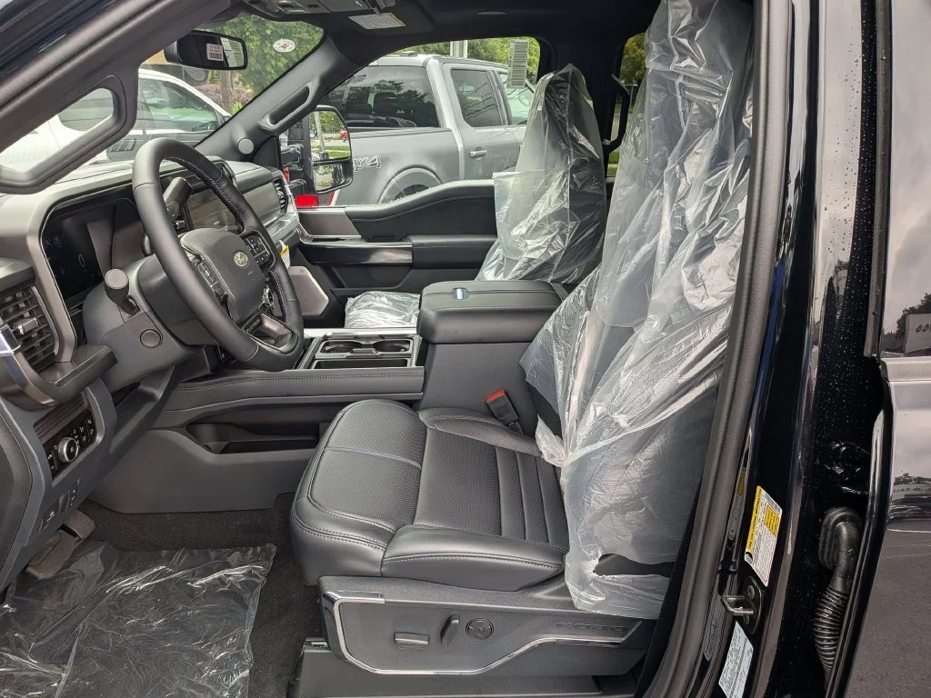 New 2026 Black Ford Platinum image 9