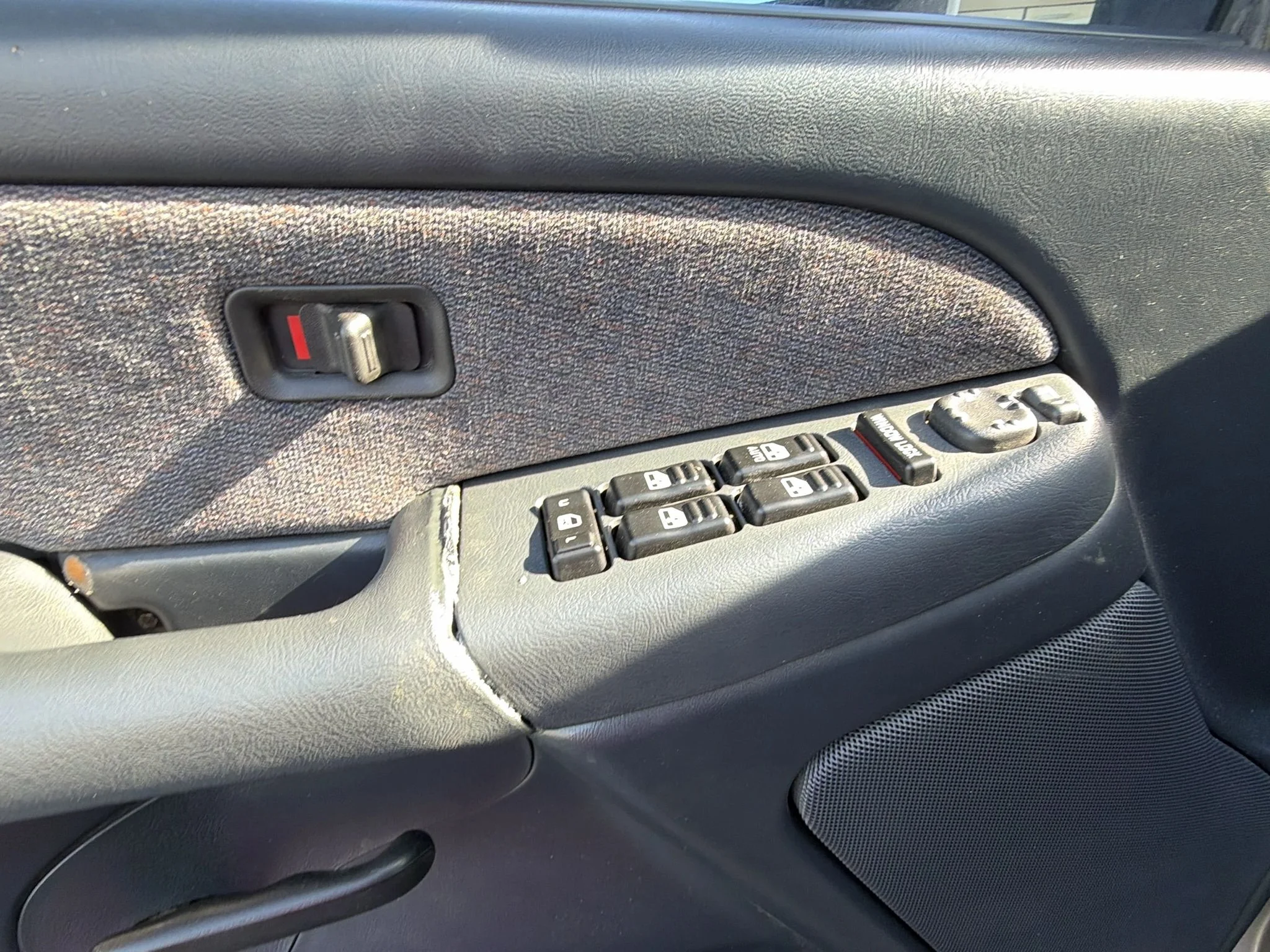 Used 2002 Gold GMC SLE image 16