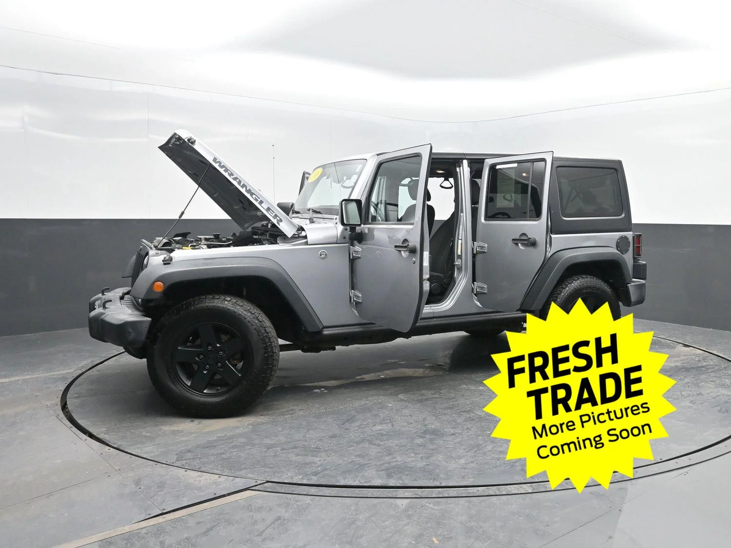 Used 2016 Billet Silver Metallic Clearcoat Jeep Black Bear image 42
