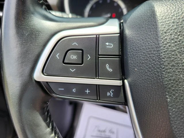 Used 2022 Gray Toyota XLE image 36