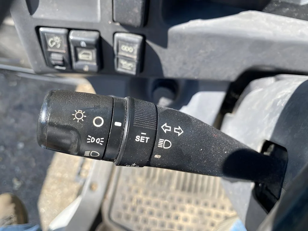 Used 2011  Isuzu NPR HD DSL REG image 14