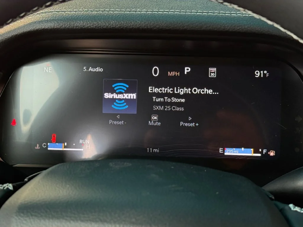 New 2027 Gray Jeep Laredo Altitude image 14