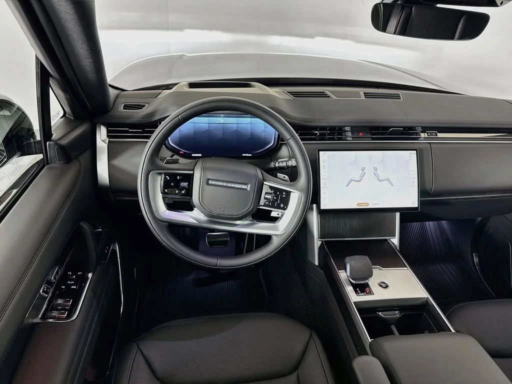 New 2026 Santorini Black Metallic Land Rover SE image 23