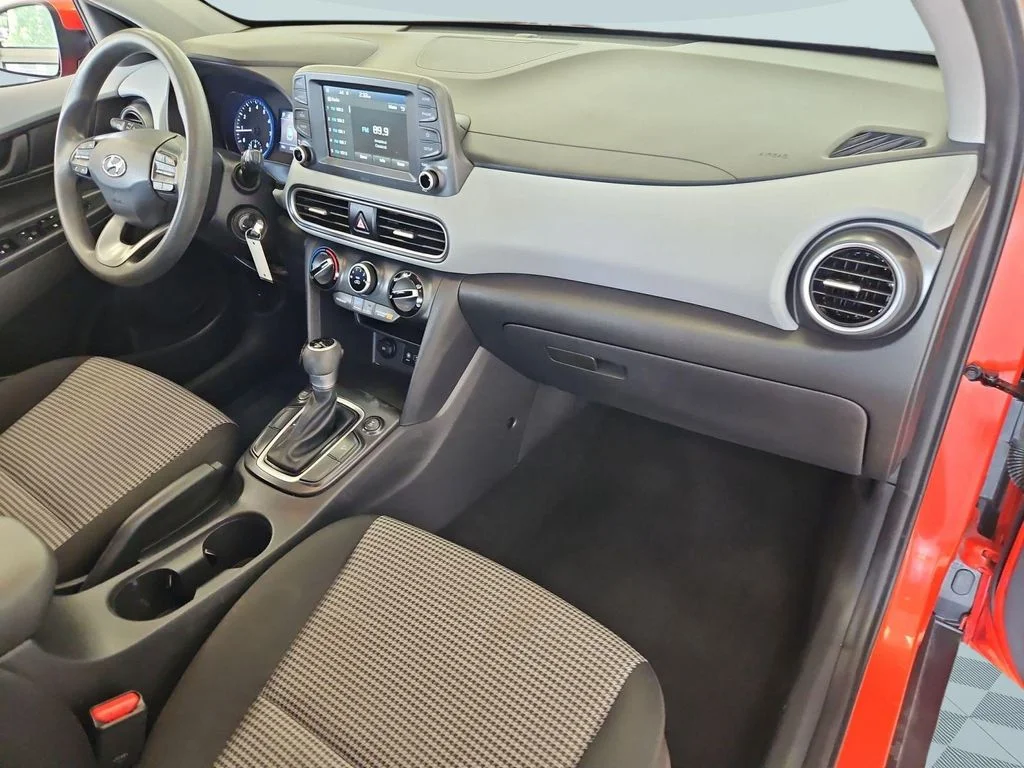 Used 2019 Sunset Orange Hyundai SE image 29