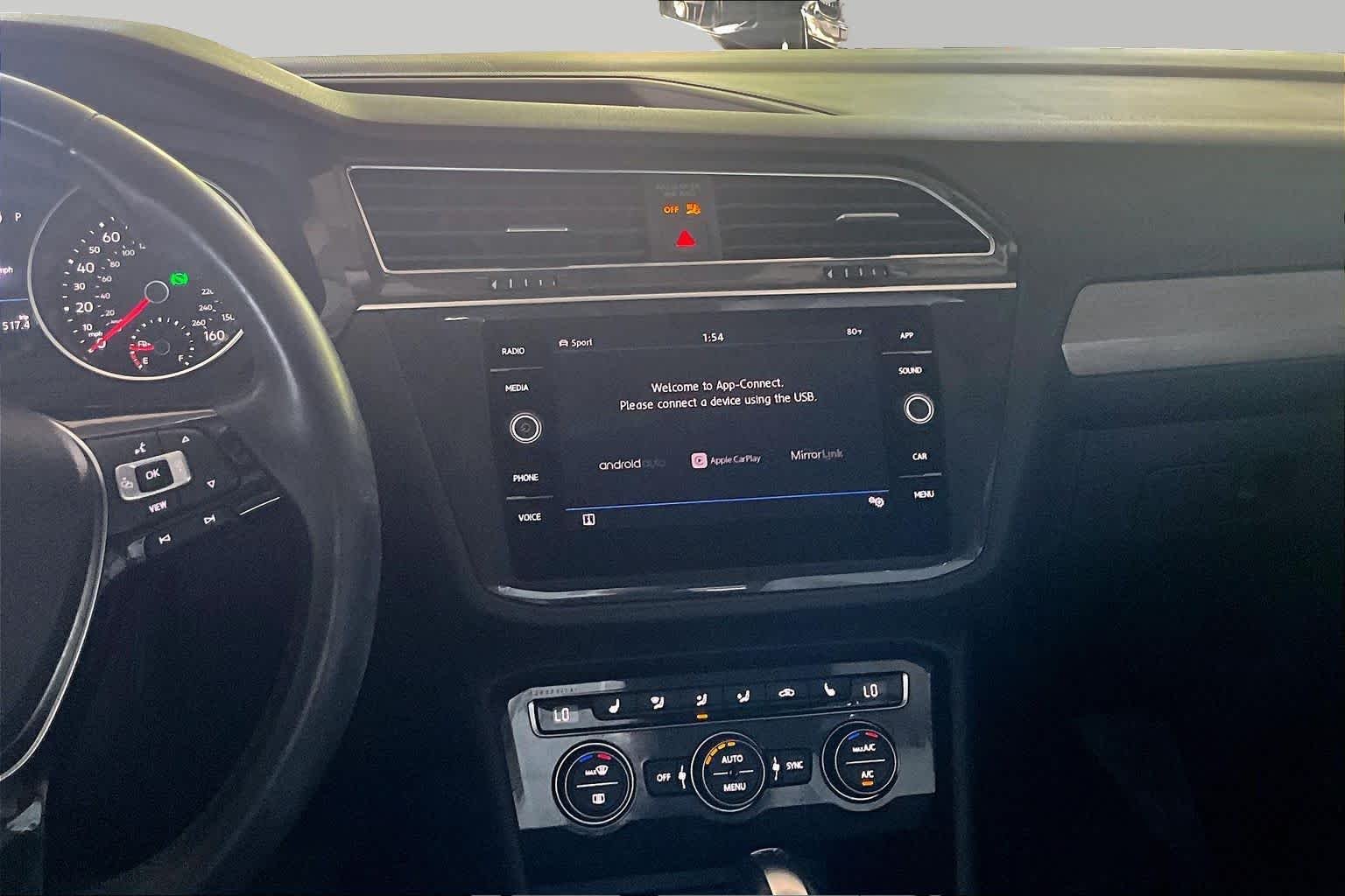 Used 2019 Silk Blue Metallic Volkswagen SE image 6