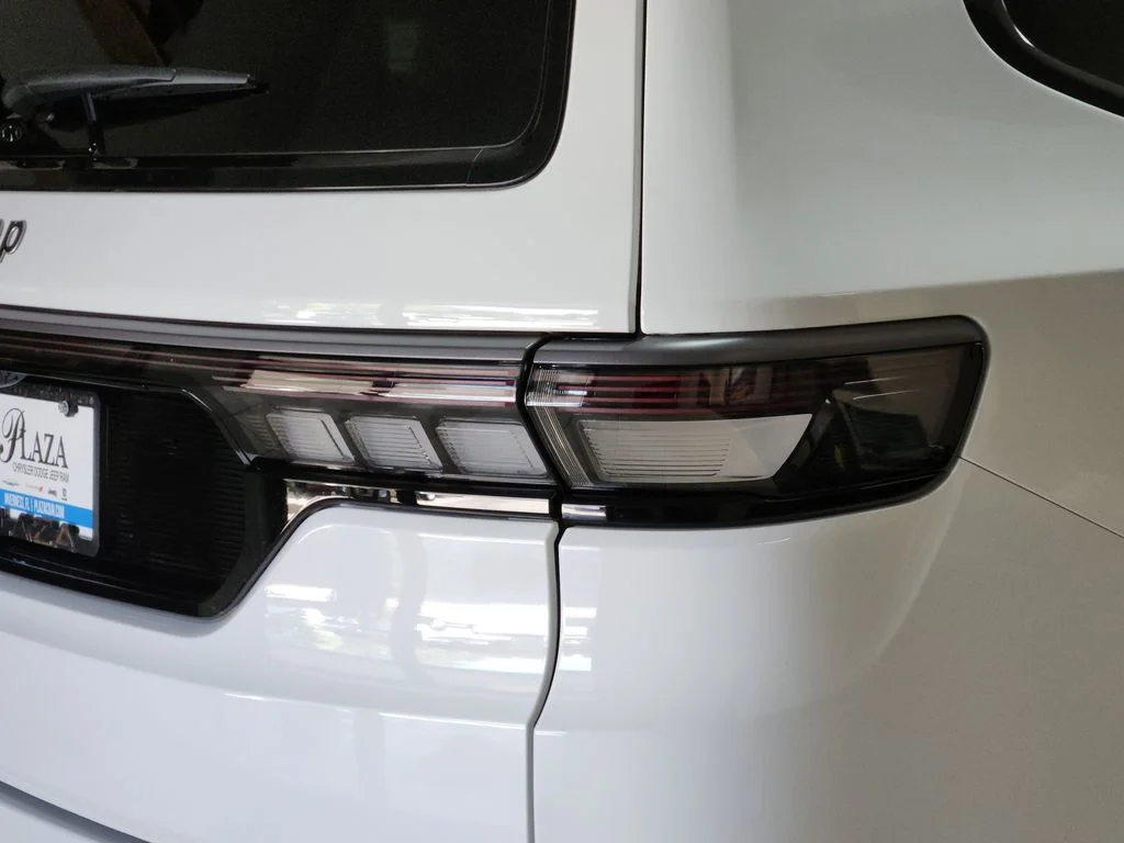 New 2026 Bright White Clearcoat Jeep Summit Obsidian image 8