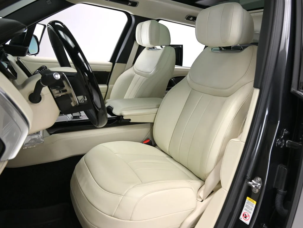 Used 2025 Borasco Gray Metallic Land Rover Autobiography image 13