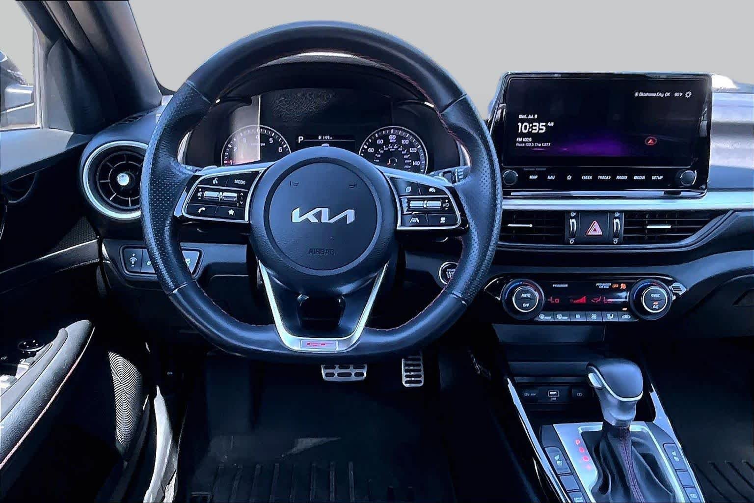 Used 2022 Aurora Black Kia GT image 5