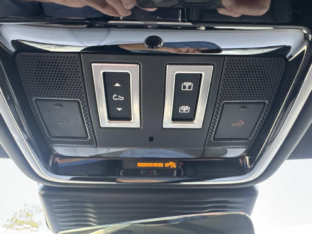 Certified Used 2026 Blue Land Rover Dynamic SE image 18