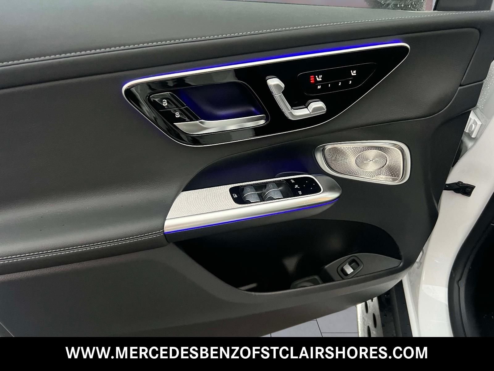 New 2027 MANUFAKTUR Moonlight White Metallic Mercedes-Benz AMG® GLC 53 4MATIC+ Coupe image 17