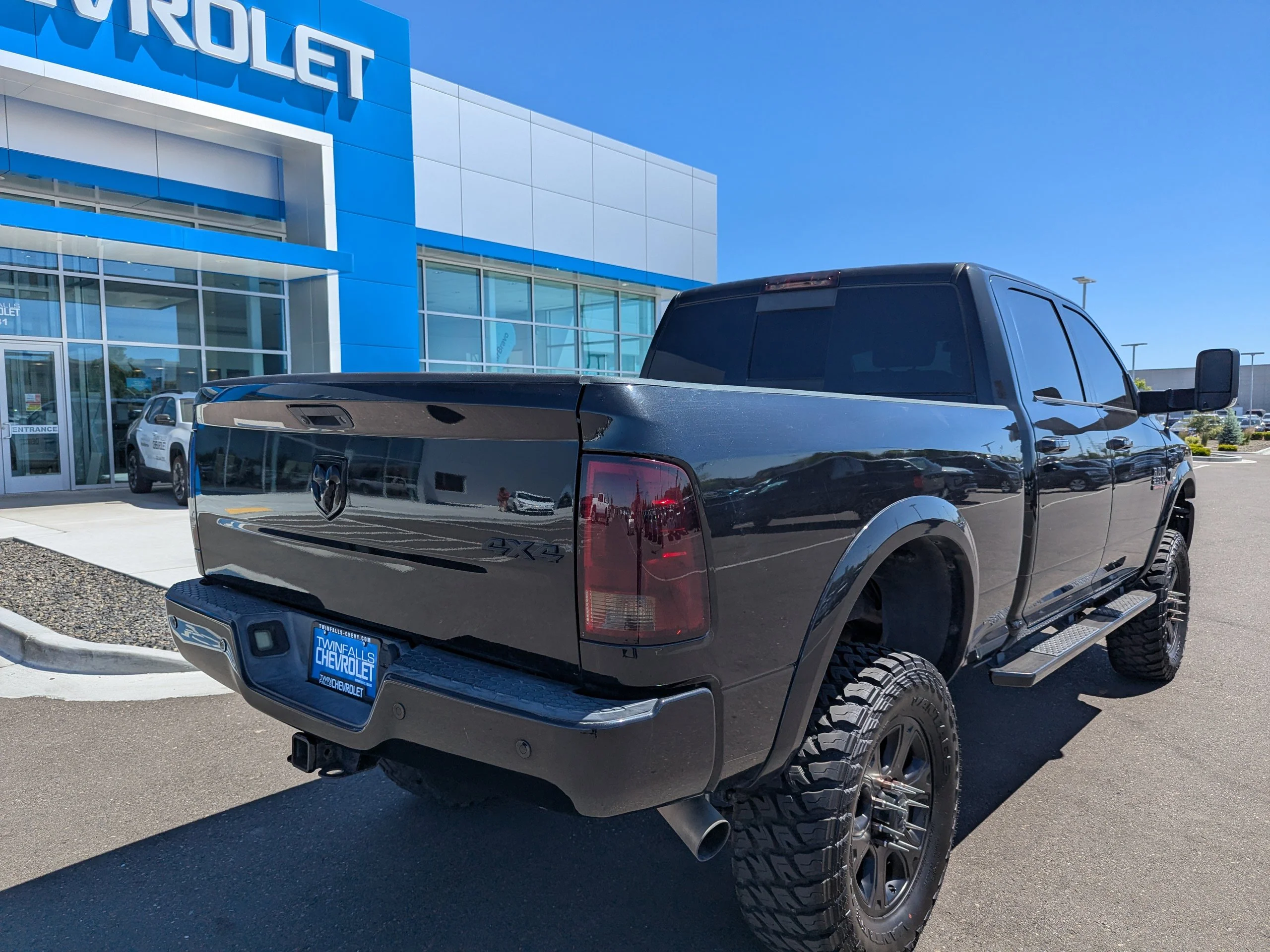 Used 2018 Brilliant Black Crystal Pearlcoat Ram Big Horn image 35