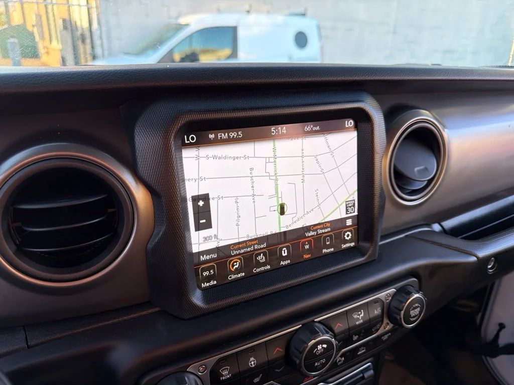Used 2023 White Jeep Sport S image 35