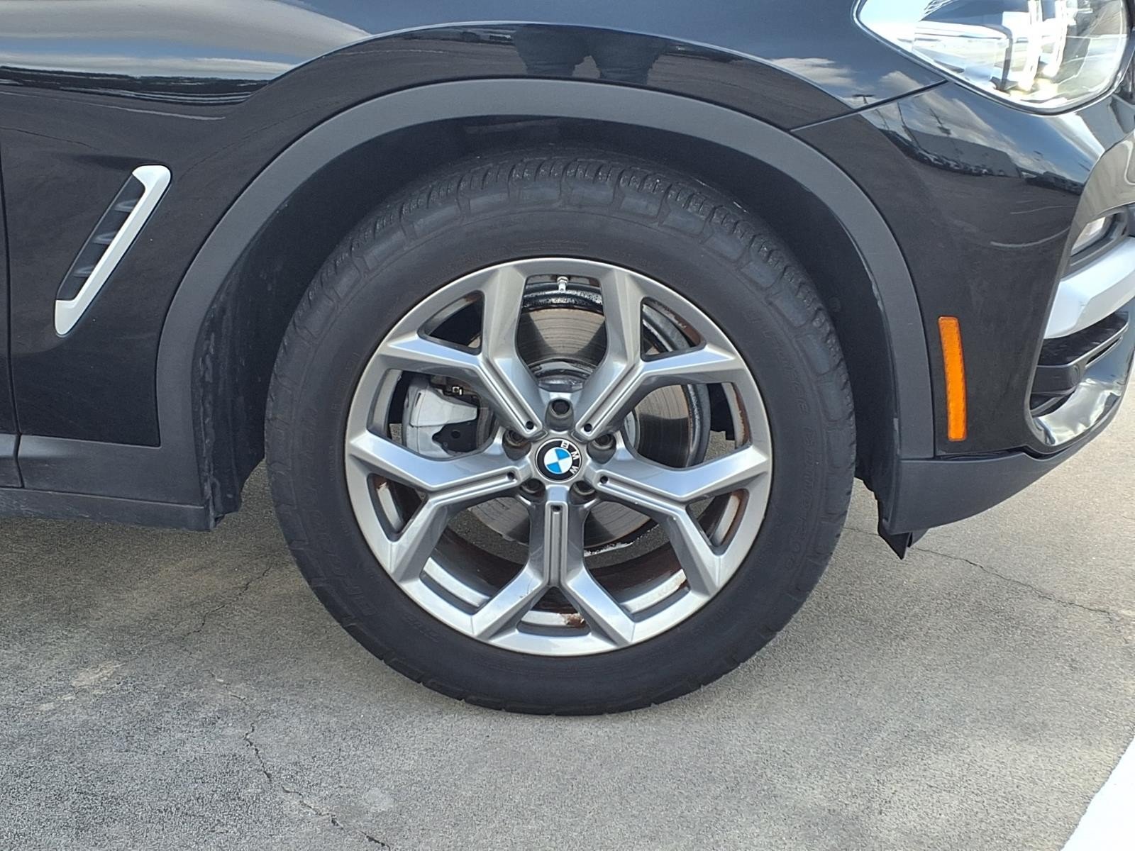 Used 2021 Jet Black BMW sDrive30i image 9