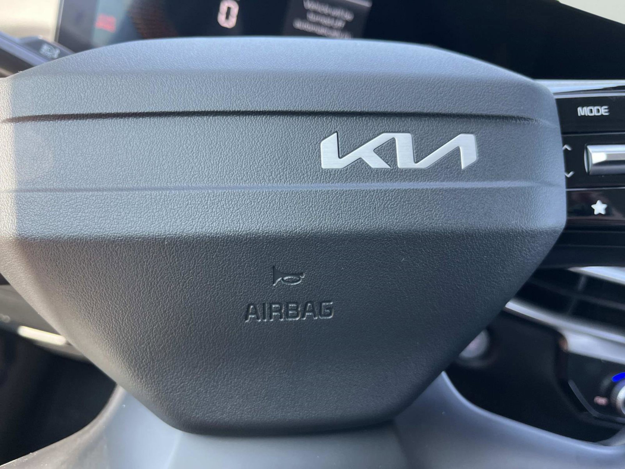 New 2026 Glacial White Pearl Kia S image 30