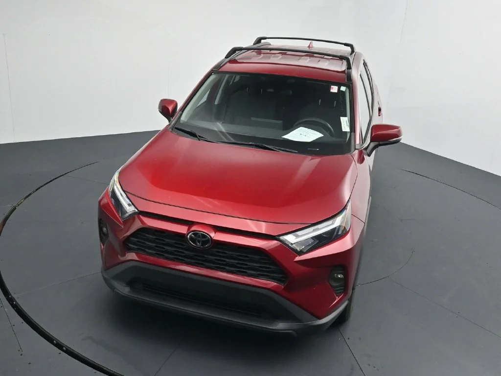 Used 2022 Red Toyota XLE image 10