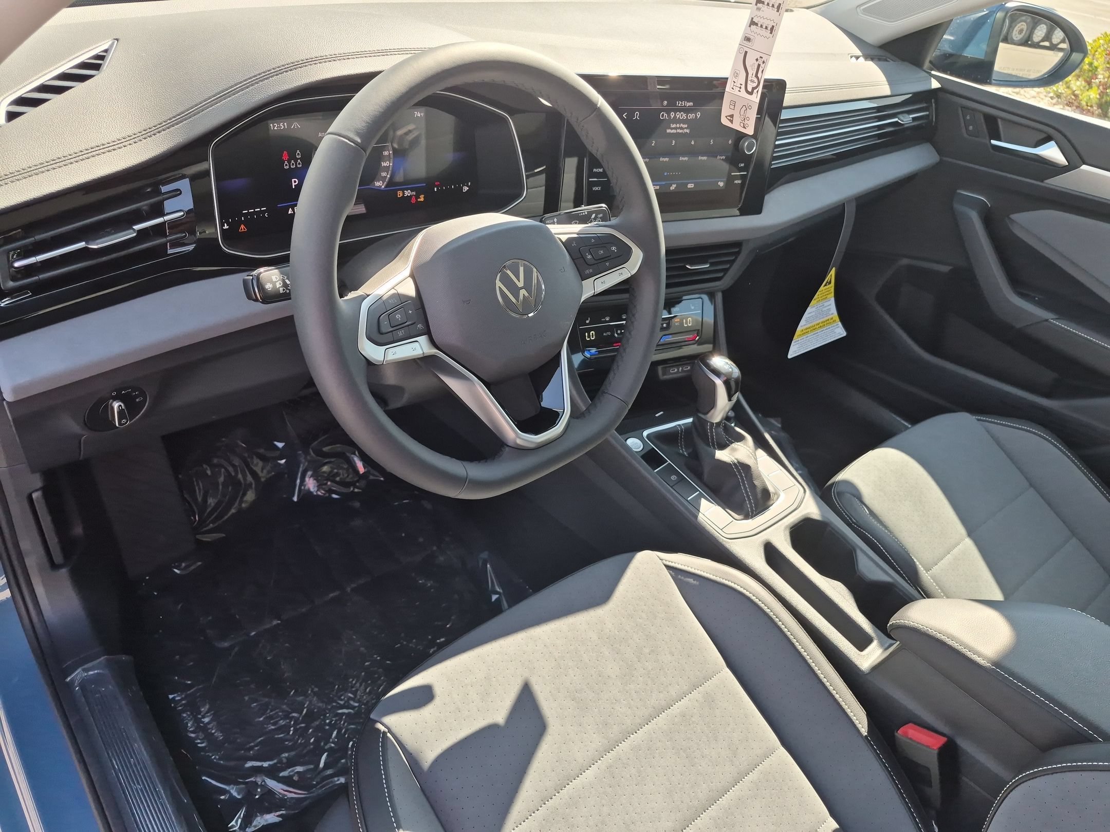 New 2027 Monterey Blue Pearl Volkswagen SE image 10