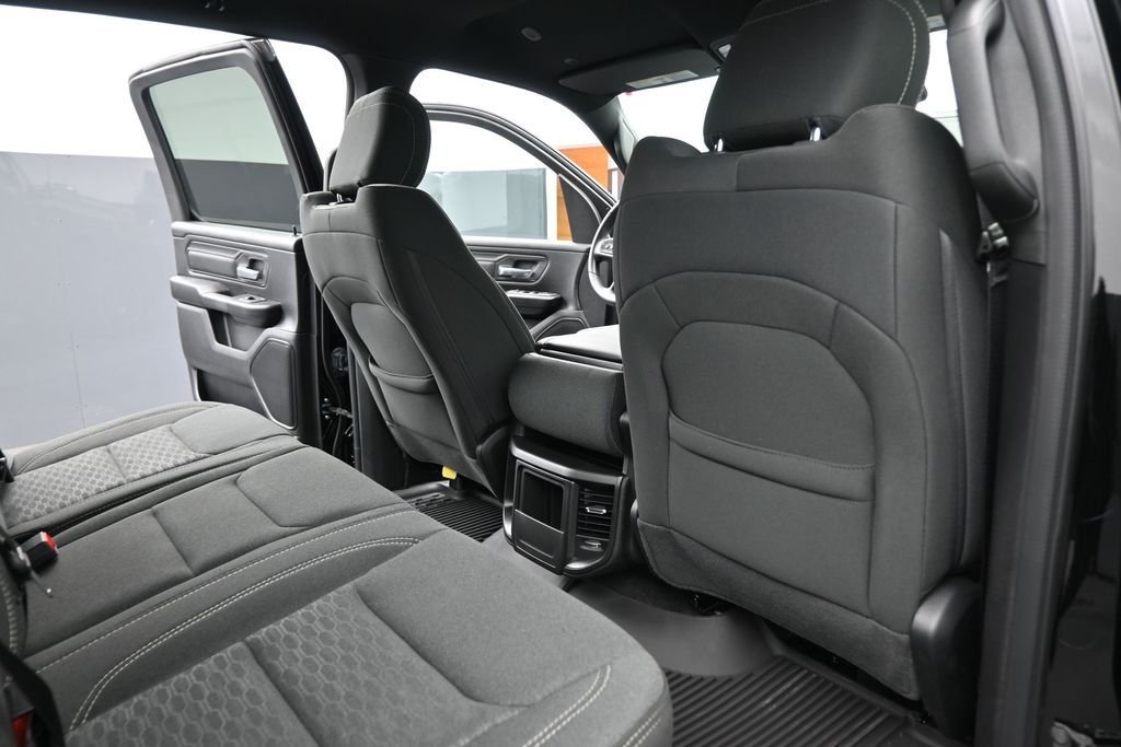 New 2026 Diamond Black Crystal Pearl-Coat Exterior Paint RAM Warlock image 16